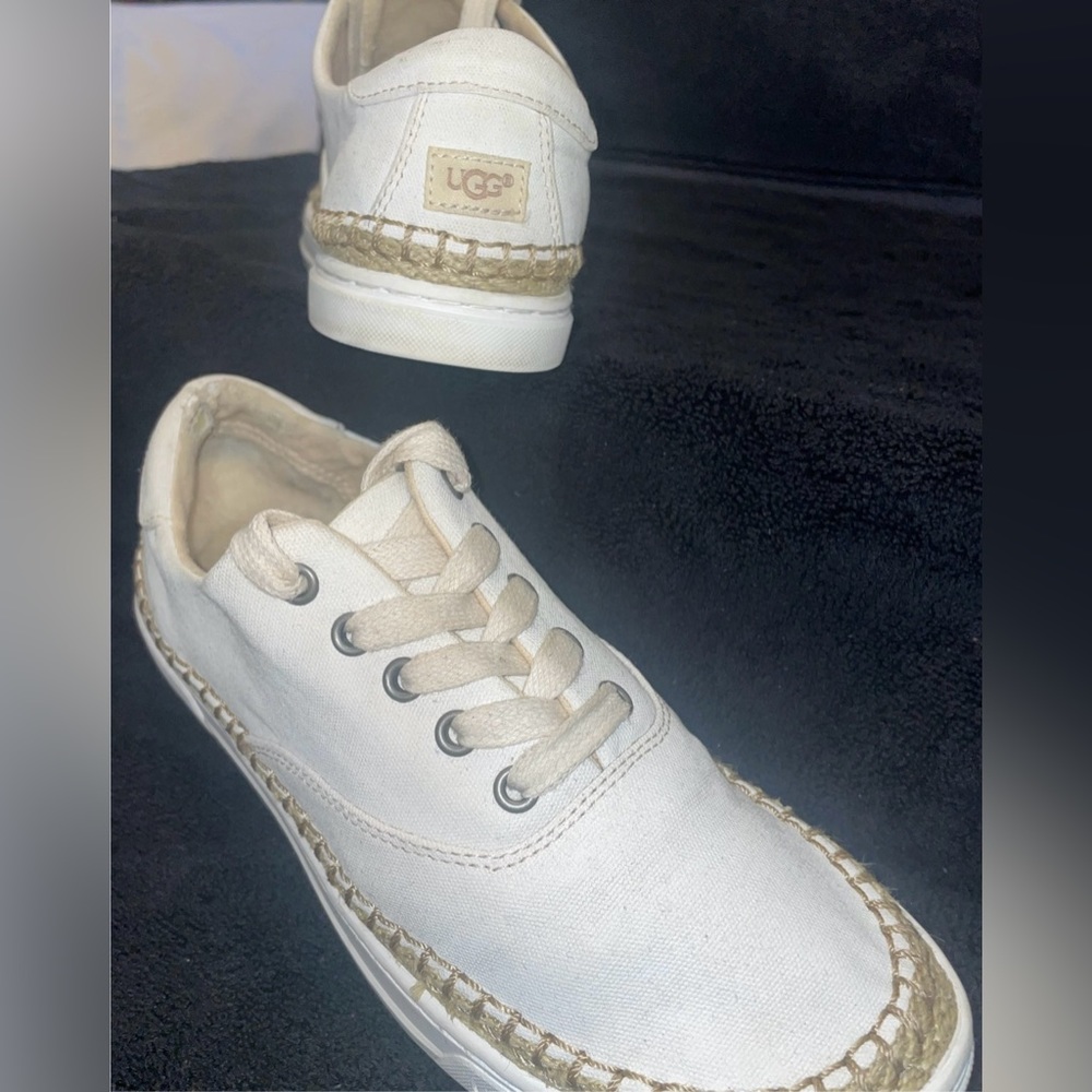 UGG WOMENS EYAN LL CANVIS SNEAKER SIZE 7.5